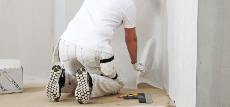 9 tips till hur du själv sätter upp glasfilt och glasväv på väggar och tak